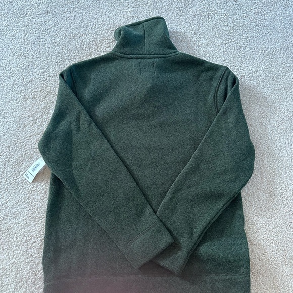 NWT Old Navy Boys sweater. Size M(8). - Picture 4 of 4